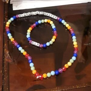 Necklace and bracelet set